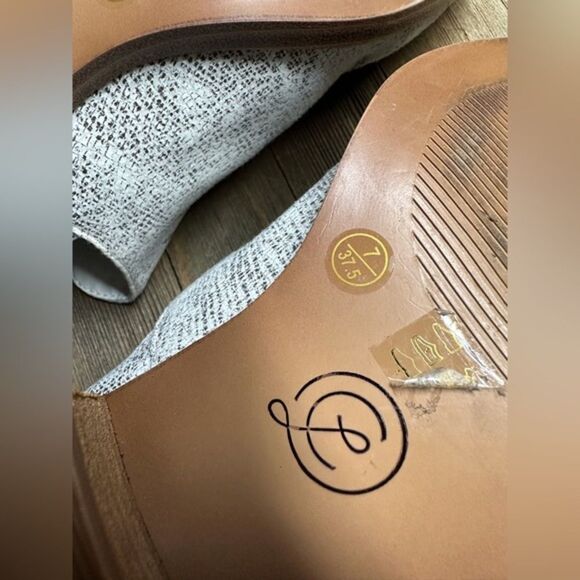 Chinese Laundry Fortune Bootie lizard/snakeskin print, pointed toe size 7. - Picture 10 of 11